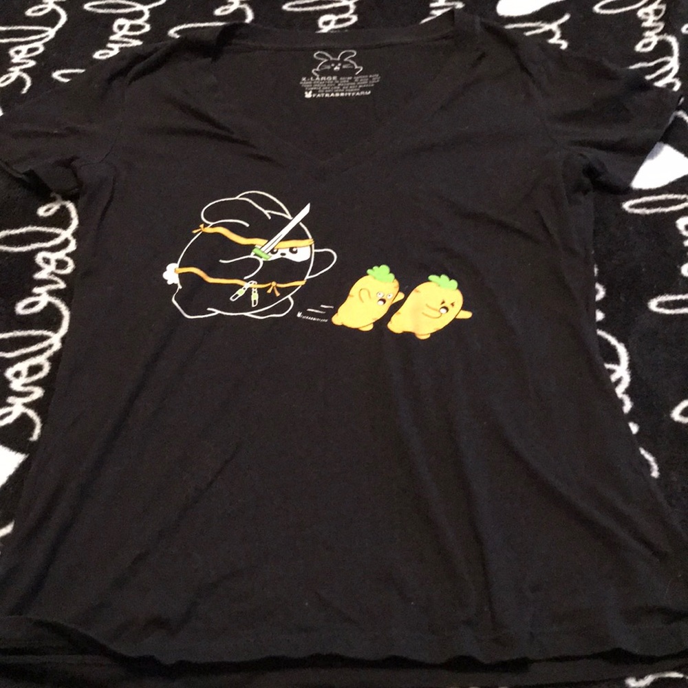 V-neck T-shirt